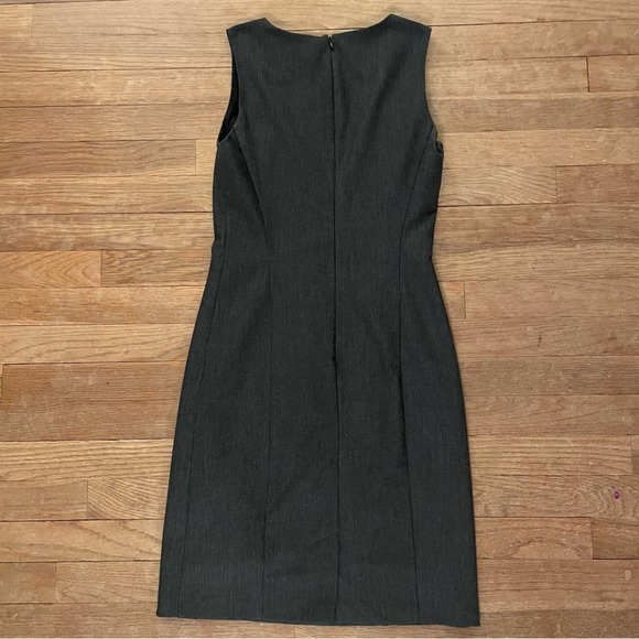 United Colors Of Benetton gray zip back lined shift dress
B10 - Picture 3 of 3